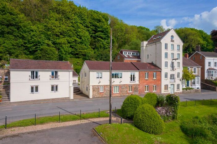 2 Bedroom Mews For Sale In West Malvern Road, Malvern, WR14