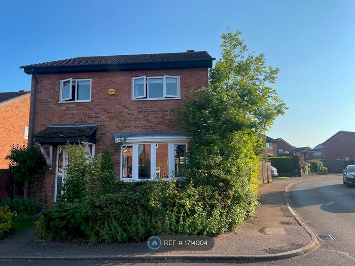 4 Bedroom Detached House To Rent In Connaught Way, Bedford, MK41