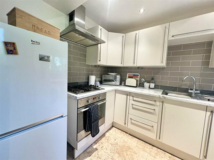 2 Bedroom Apartment For Sale In Welcombe Road, Stratford-Upon-Avon, CV37