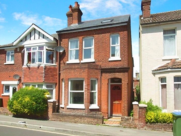 3 Bedroom Semi-Detached House To Rent In Mordaunt Road, Southampton, Hampshire, SO14