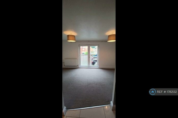 2 Bedroom Flat To Rent In Cedar Drive, Seacroft, Leeds, LS14