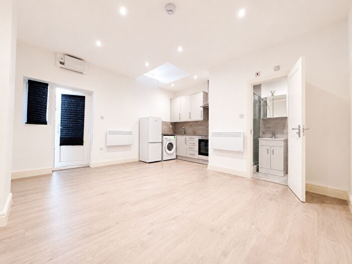 Studio To Rent In Lower Clapton Road, London, E5
