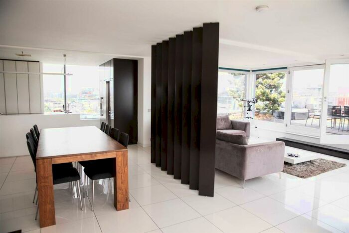 2 Bedroom Penthouse To Rent In Lumiere Building, Southern Gateway, M15