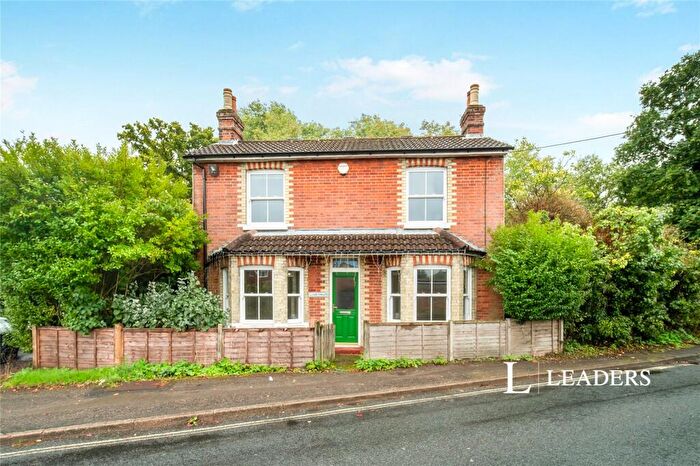 3 Bedroom Detached House To Rent In Darby Green Road, Blackwater, Camberley, GU17