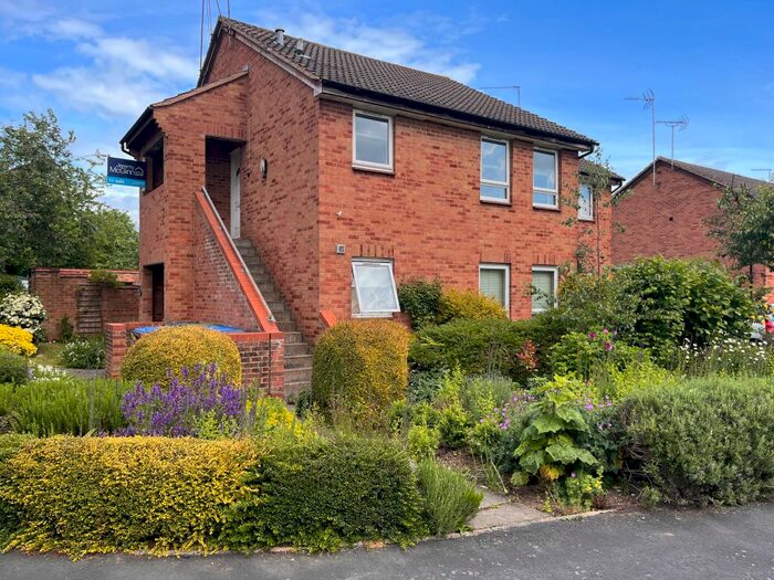 1 Bedroom Studio To Rent In Seymour Road, Alcester, B49