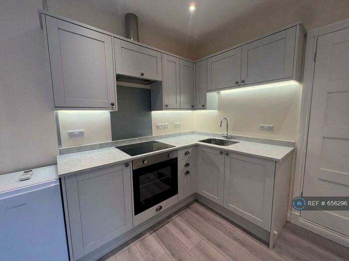 1 Bedroom Flat To Rent In Pelhams Court, Marlborough, SN8