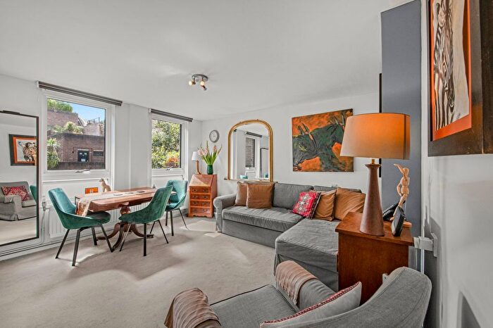1 Bedroom Flat For Sale In Odhams Walk, Covent Garden, WC2H