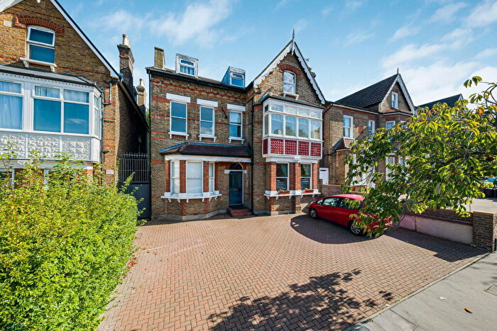 1 Bedroom Flat For Sale In Birdhurst Rise, South Croydon, CR2