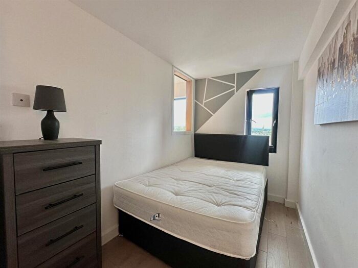 2 Bedroom Apartment For Sale In Spinners Way, Manchester, M15