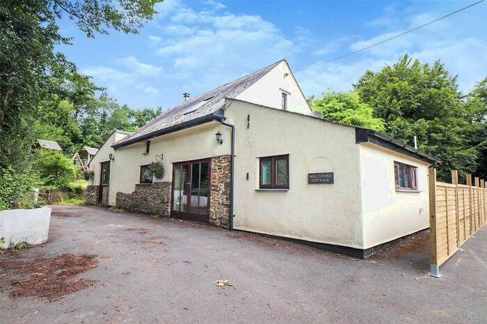 3 Bedroom Detached House For Sale In Beaworthy, EX21