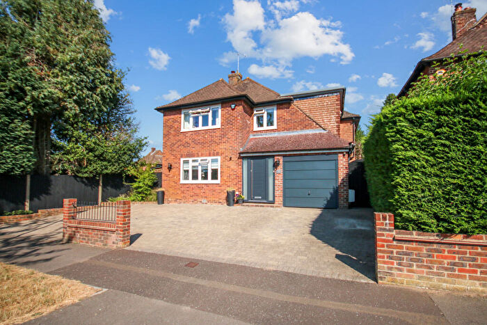 4 Bedroom Detached House For Sale In Fairlawn Drive, East Grinstead, West Sussex, RH19