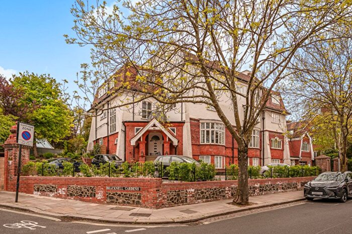 2 Bedroom Flat For Sale In Bracknell Lodge, Frognal Lane, NW3
