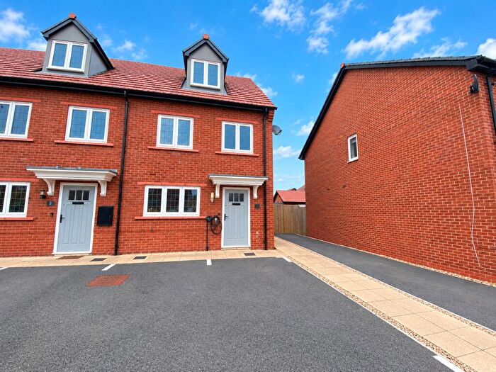 3 Bedroom Town House For Sale In Wheatfield Drive, Crewe, CW1
