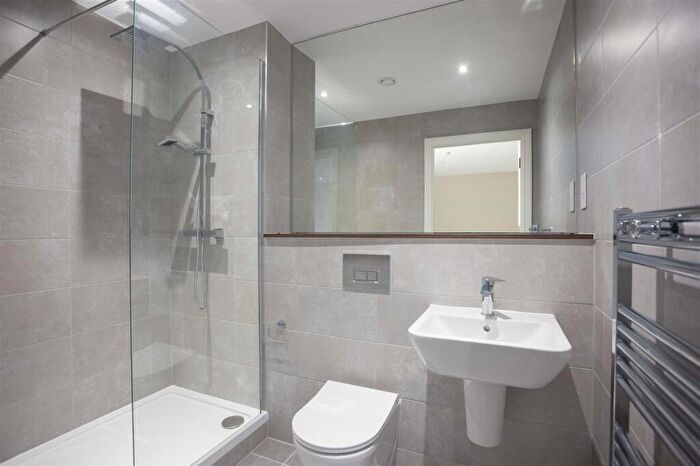 1 Bedroom Apartment To Rent In Springwell Gardens, Whitehall Road, Leeds City Centre, LS12