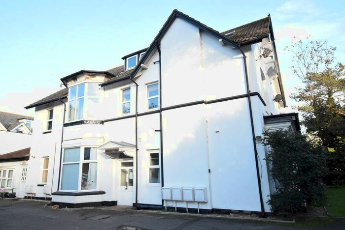 1 Bedroom Ground Flat To Rent In St. Johns Road, BH5