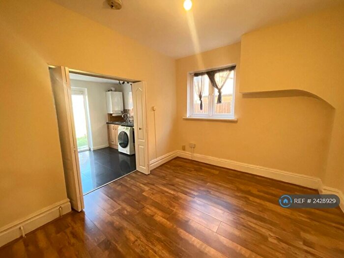 2 Bedroom Flat To Rent In Butler Rd, Harrow. Middlesex, HA1