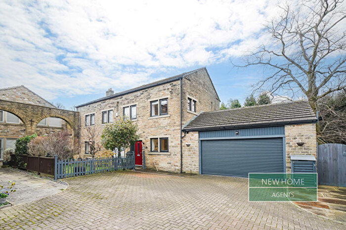 4 Bedroom Detached House For Sale In Grimescar Road, Ainley Top, Huddersfield, HD2