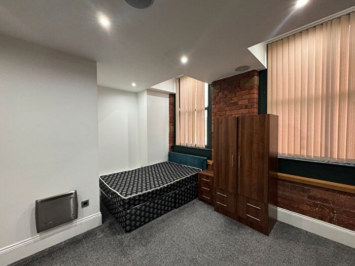 Studio To Rent In Hick Street, Bradford, BD1