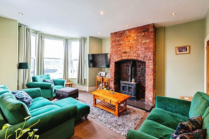 5 Bedroom End Terrace House For Sale In Waterloo Road, Blackpool, Lancashire, FY4