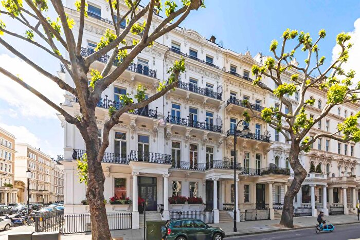 3 Bedroom Flat For Sale In Queen's Gate, SW7