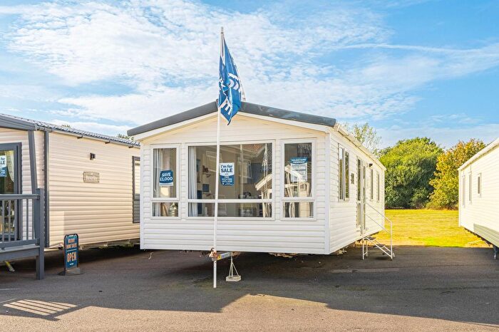 2 Bedroom Mobile/park Home For Sale In Broadland Sands Holiday Park, Corton, NR32