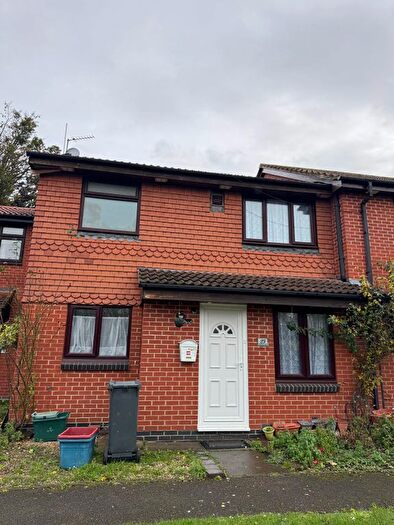 1 Bedroom Terraced House To Rent In Frampton Road, Hounslow, TW4