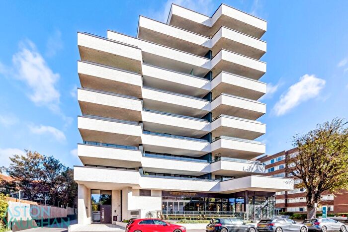 3 Bedroom Apartment For Sale In Eaton Road, Hove, BN3