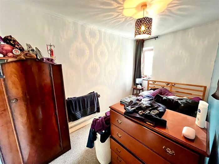 1 Bedroom Flat For Sale In Chapel Road, Berry Hill, Coleford, GL16