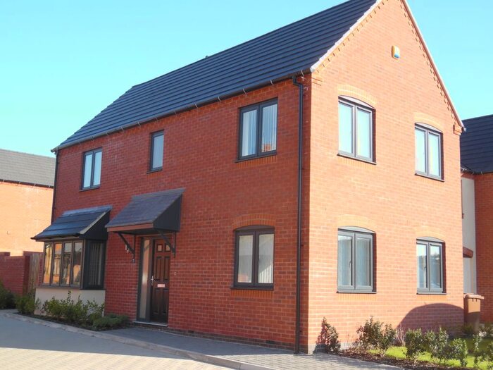 4 Bedroom Semi-Detached House To Rent In Abbotsford Close, St. John's, Worcester, WR2