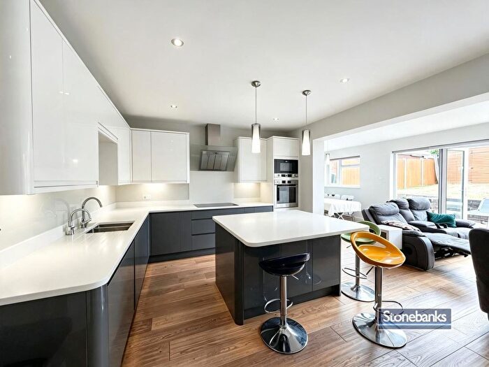 5 Bedroom Property For Sale In Shaftesbury Avenue, Southall, UB2