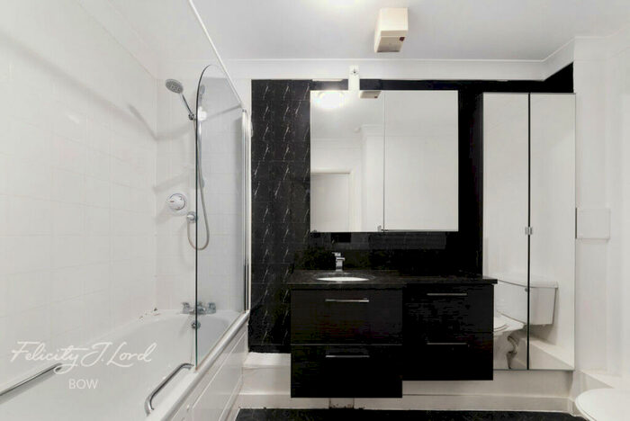 1 Bedroom Apartment For Sale In Morris Road, London, E14