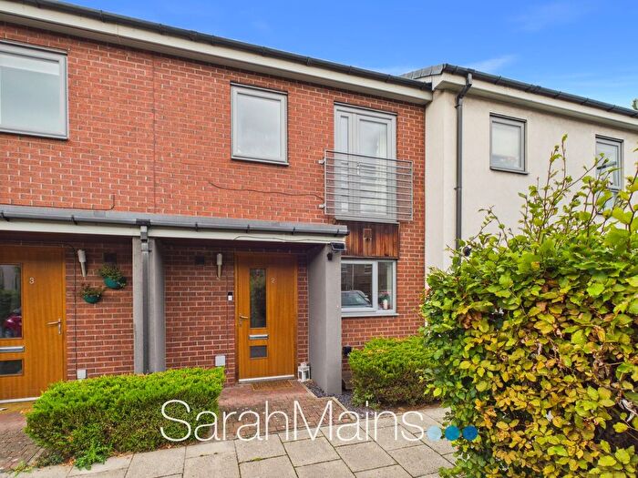 2 Bedroom Terraced House For Sale In February Courtyard, The Staiths, NE8
