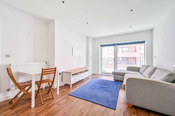 2 Bedroom Flat To Rent In Tovell Court, Woolwich, London, SE18