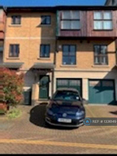 3 Bedroom Terraced House To Rent In Hardy Avenue, London, E16