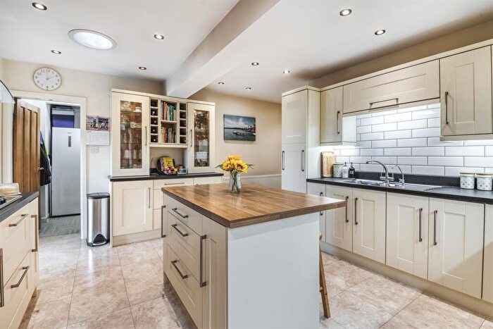4 Bedroom Detached House For Sale In Avenue Road, Duffield, Belper, Derbyshire, DE56