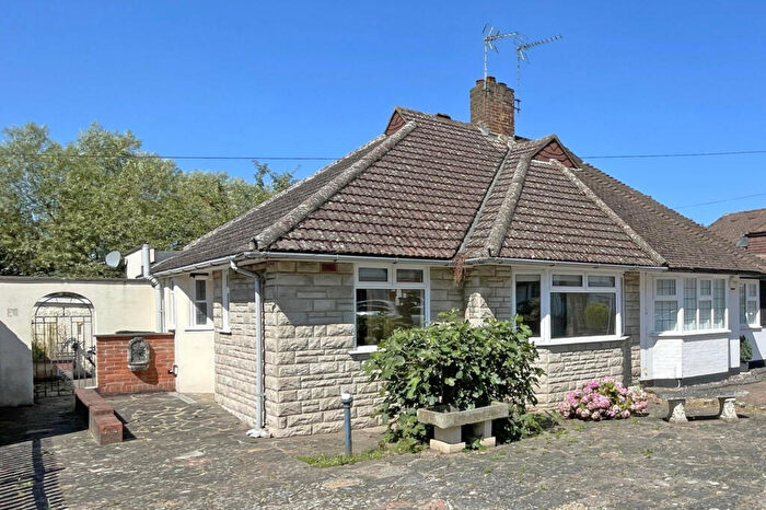2 Bedroom Bungalow For Sale In Beaufort Way, Ewell, KT17