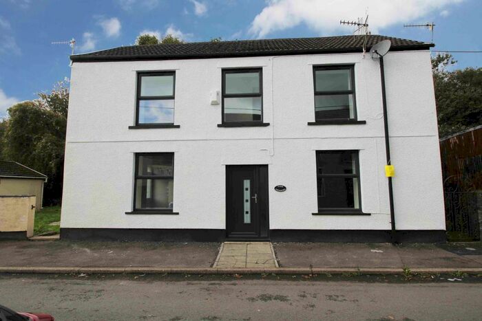 4 Bedroom Detached House To Rent In Station Road, Tonyrefail, CF39