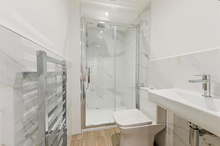 2 Bedroom Apartment For Sale In Flat, Marine Gardens, Margate, CT9