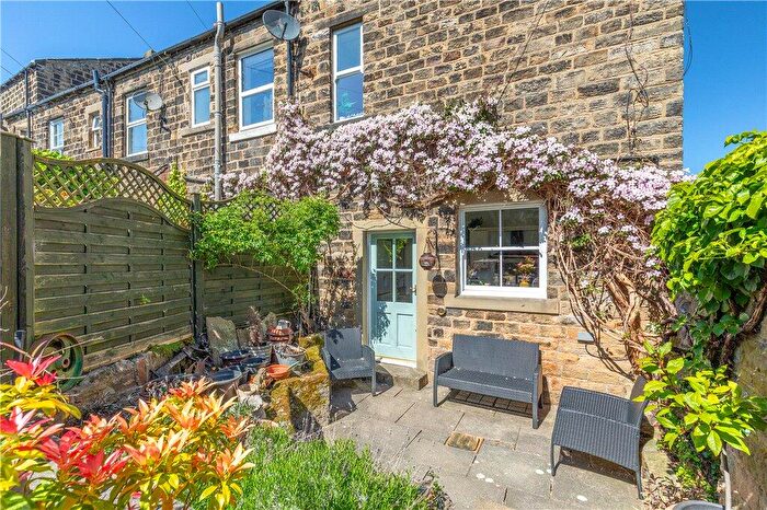 4 Bedroom End Of Terrace House For Sale In Main Street, Burley In Wharfedale, Ilkley, West Yorkshire, LS29