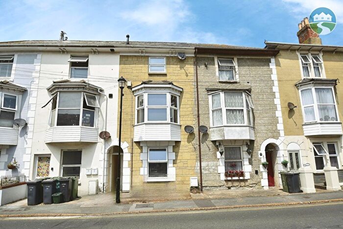 2 Bedroom Flat To Rent In Albert Street, Ventnor, PO38