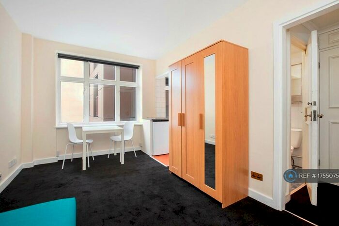 Studio To Rent In Clifford's Inn, London, EC4A