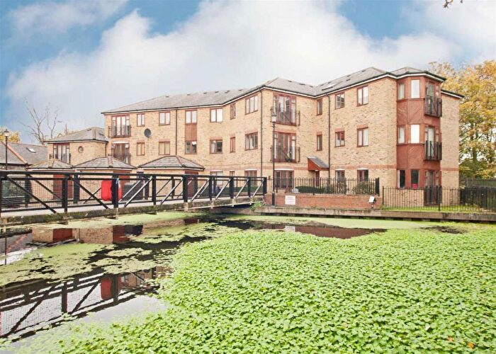 2 Bedroom Flat To Rent In Island House, Wandle Road, Morden, SM4