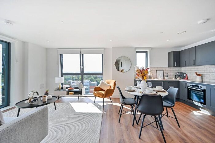 2 Bedroom Flat To Rent In Carter House, Maidenhead, SL6