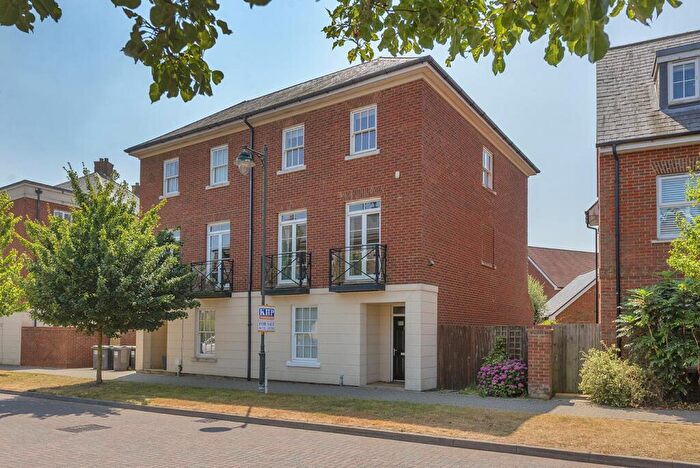 5 Bedroom Semi-Detached House For Sale In Beacon Avenue, Kings Hill, ME19