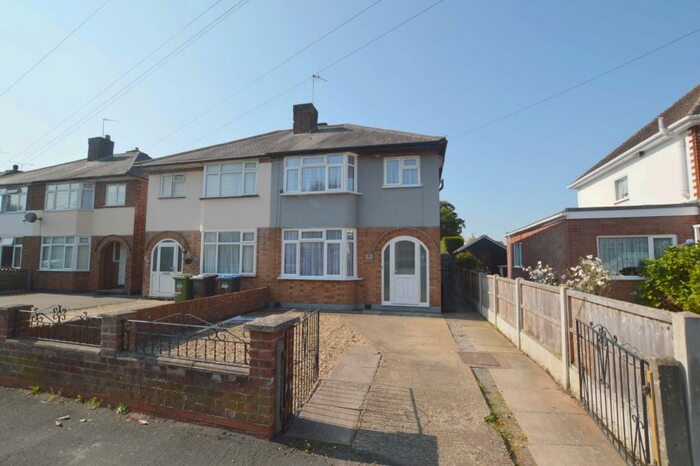 3 Bedroom Semi-Detached House To Rent In Heath Way, Hillmorton, Rugby, CV22