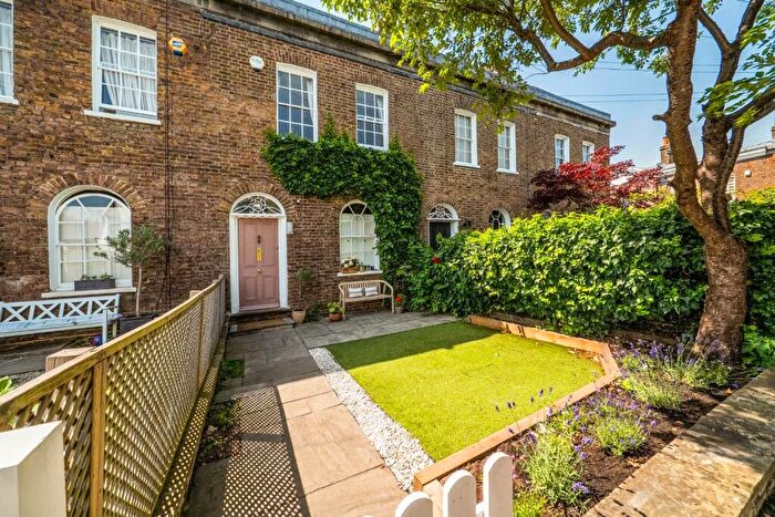 3 Bedroom House For Sale In Adelaide Square, Windsor, SL4