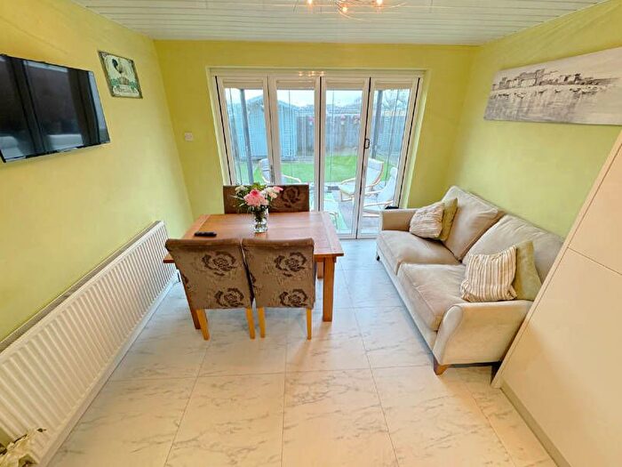 2 Bedroom Detached Bungalow For Sale In Fleetwood Road, Fleetwood, FY7