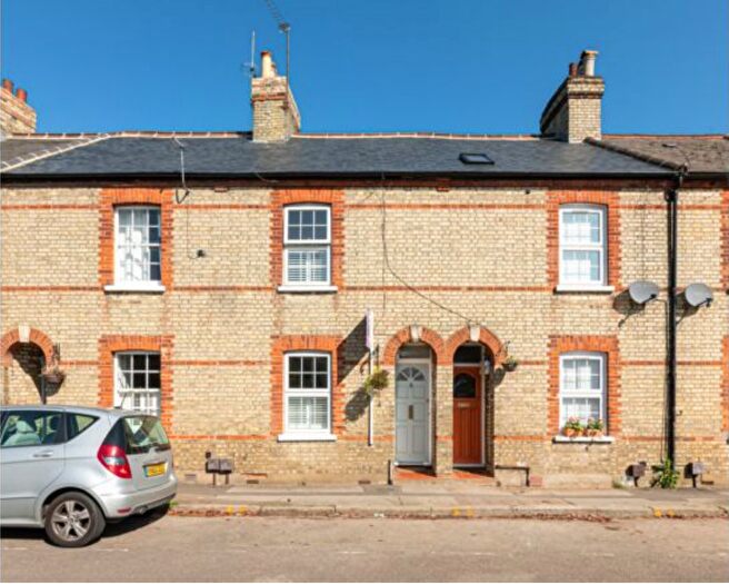 3 Bedroom Terraced House To Rent In Chipping Close, Barnet, EN5