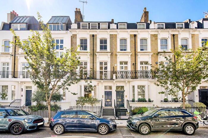 1 Bedroom Flat For Sale In Redcliffe Road, Chelsea, London, SW10