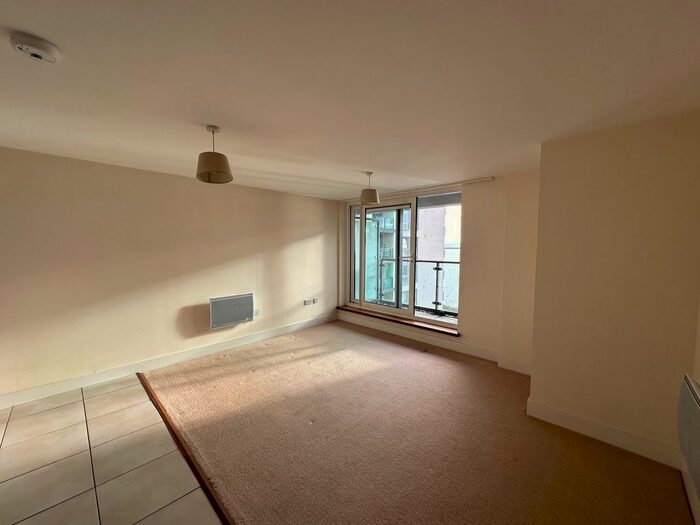 2 Bedroom Flat To Rent In Ferry Court, Cardiff, CF11